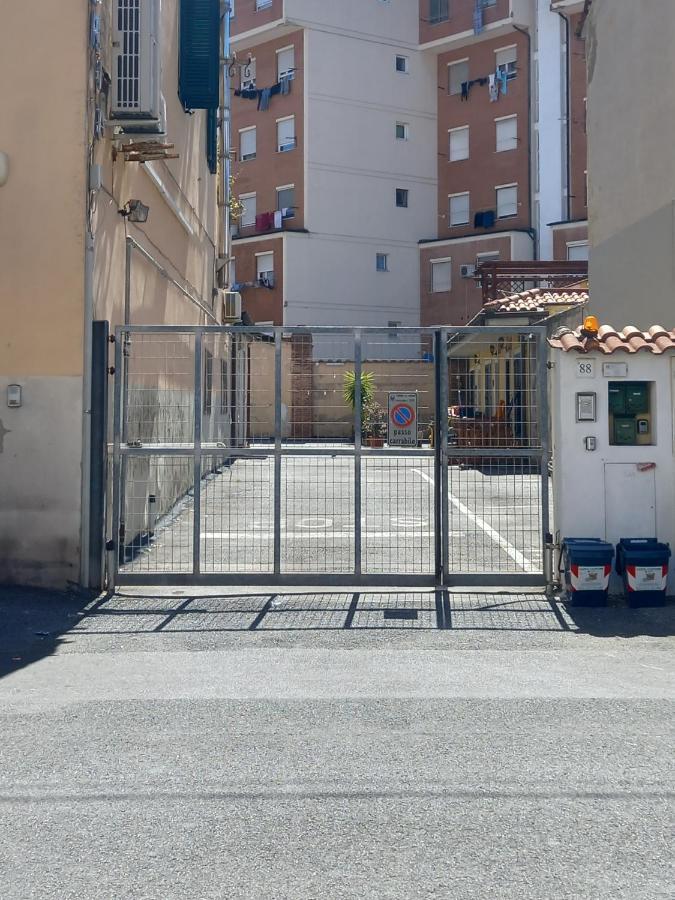 "La Casita", 2 Floors Apartment, Private Parking 1 Car Or 2 Bikes, Air-Cond And Terrace リヴォルノ エクステリア 写真